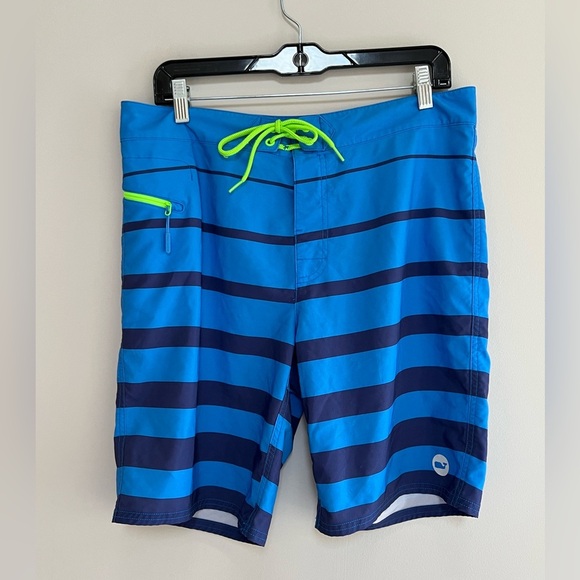 Vineyard Vines Striped Boardshorts in Blue size 32